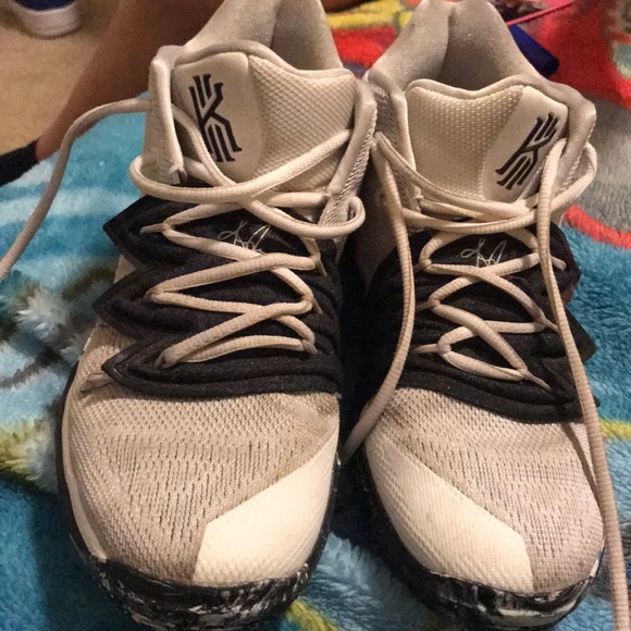 kyrie snickers - Picture 1 of 7